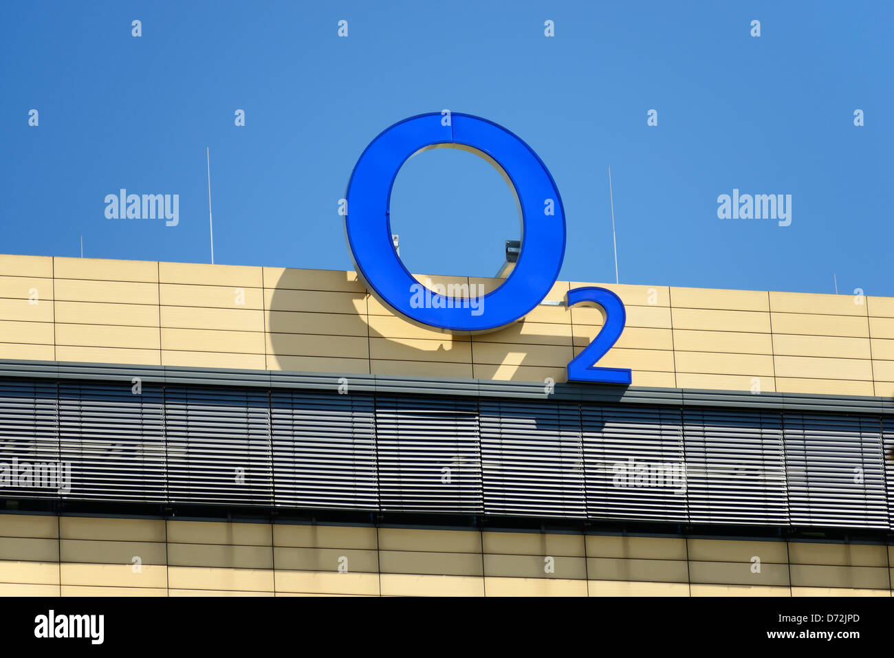Edificio per uffici di O2 nell'anello oltremare nella città del nord, Amburgo, Germania, Europa Foto Stock