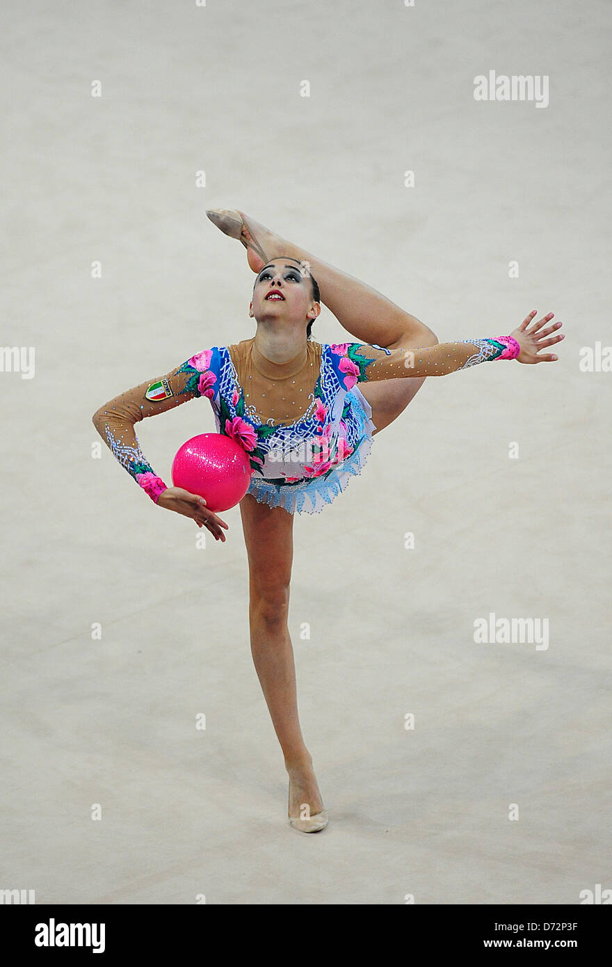 26.04.2013 Pesaro, Italia. Alessia russo dell'Italia durante il primo giorno di ginnastica ritmica World Cup Series dall'Adriatic Arena. Foto Stock