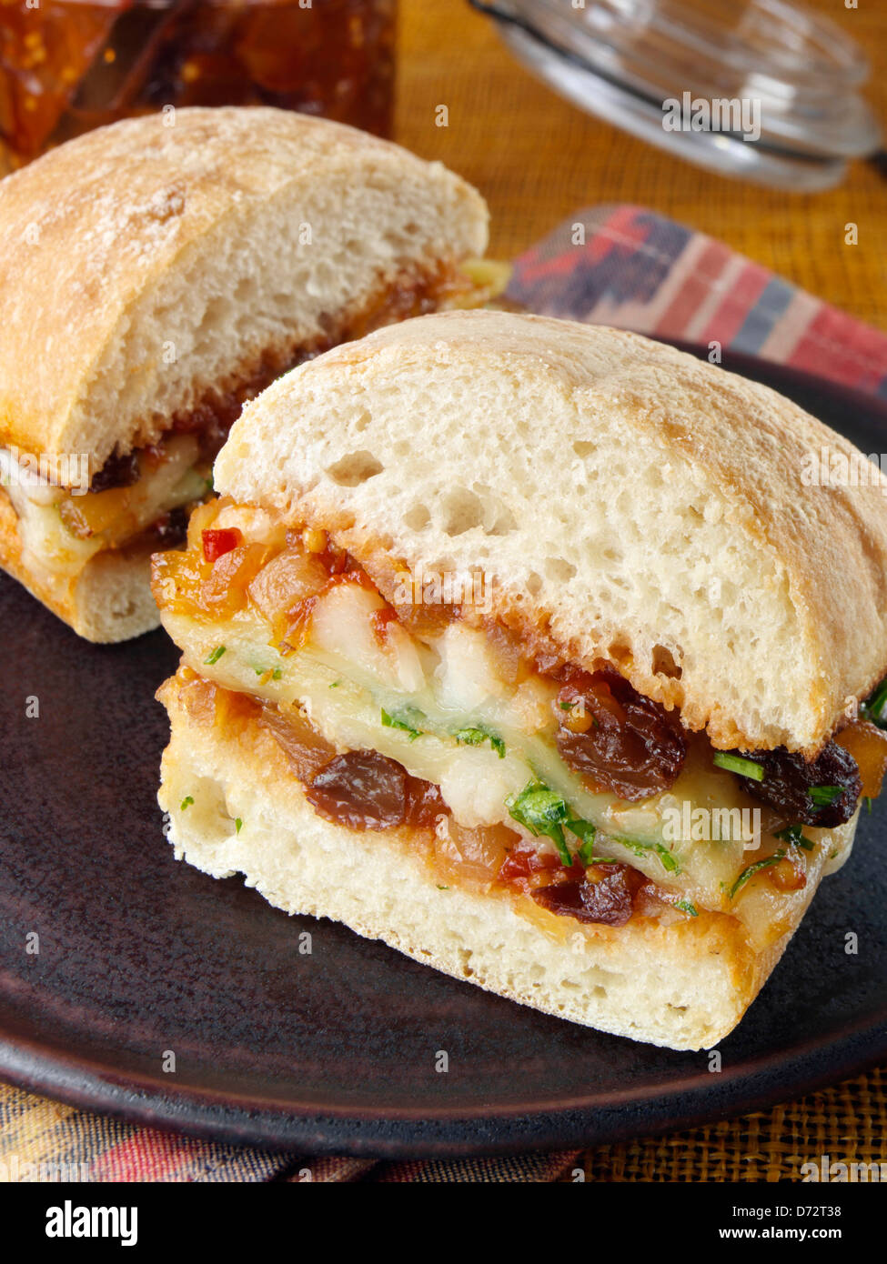 Sandwich di formaggio con pomodoro chutney di pere Foto Stock