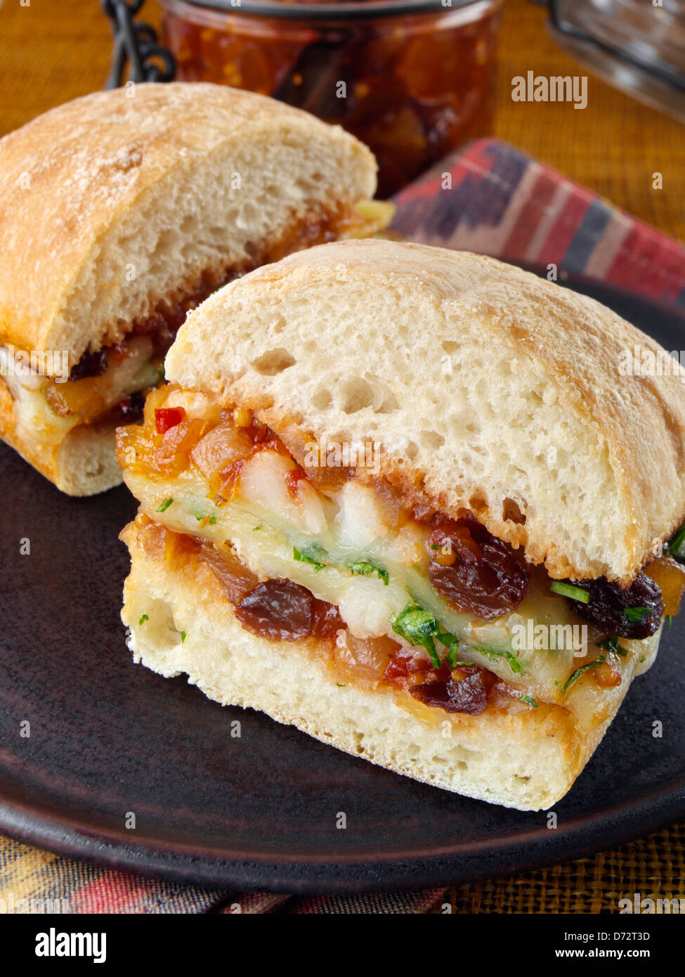 Sandwich di formaggio con pomodoro chutney di pere Foto Stock