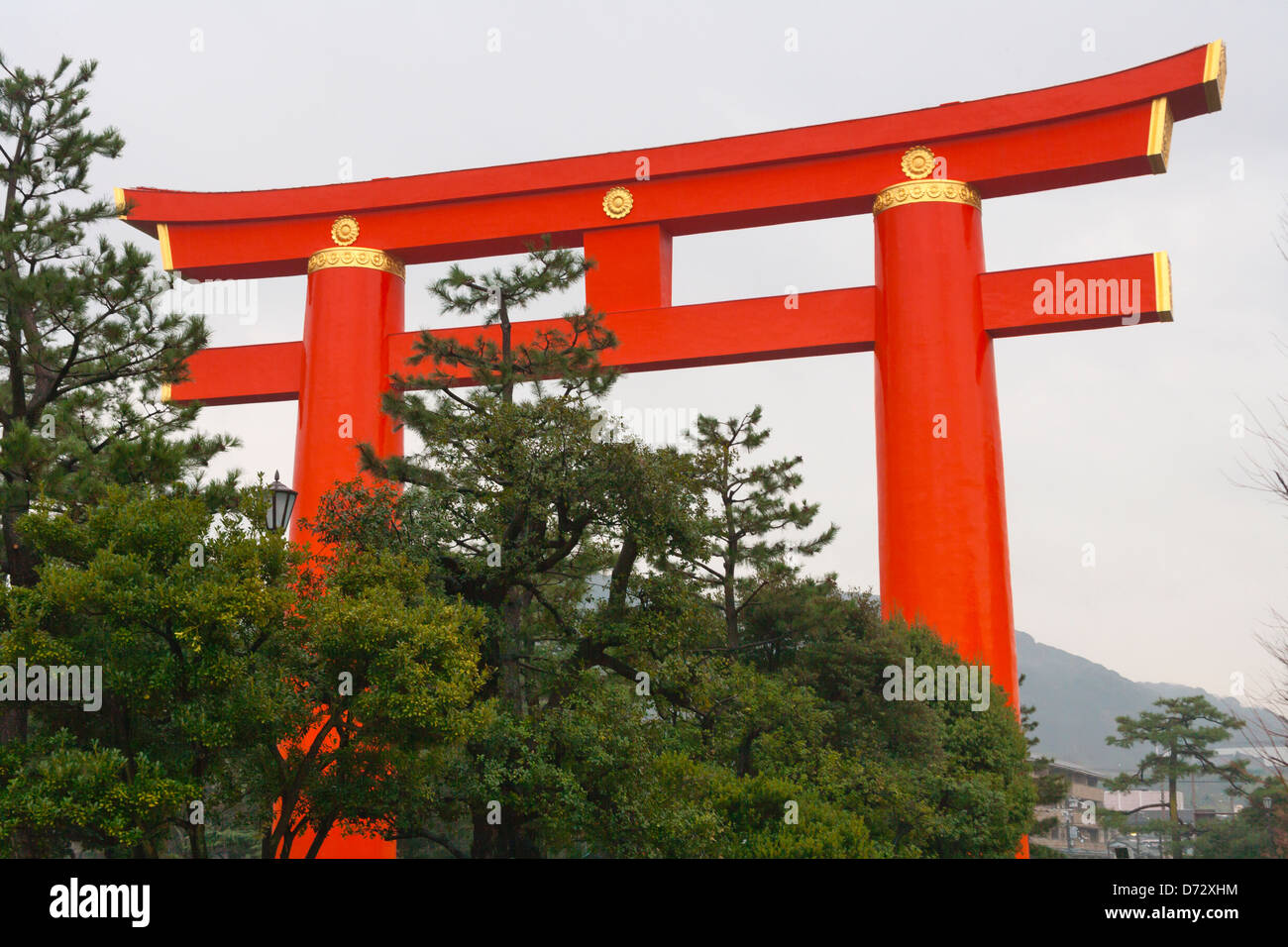 Torii Gate sul Santuario Heian, Kyoto, Giappone Foto Stock