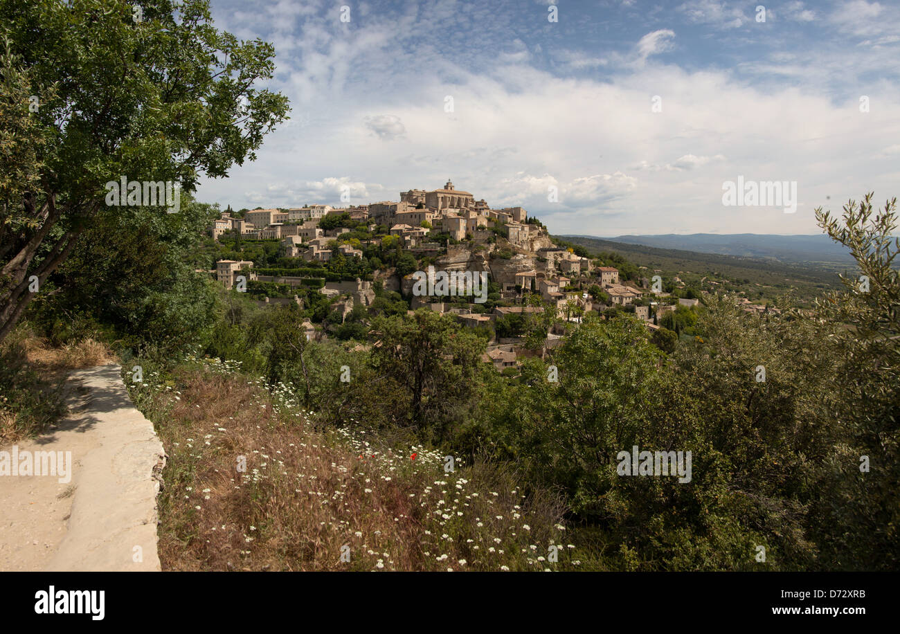 Gordes, Francia, la città e la zona circostante Foto Stock