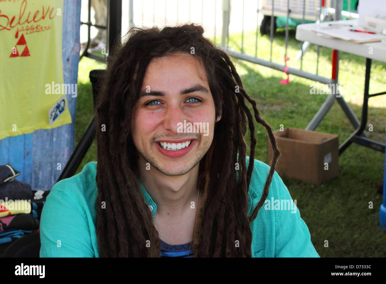 Il cantante Jason Castro dal American Idol stagione 7 che figurano in Myrtle Beach, SC Dragon Boat gare, Sabato 27 Aprile, 2013. Foto Stock