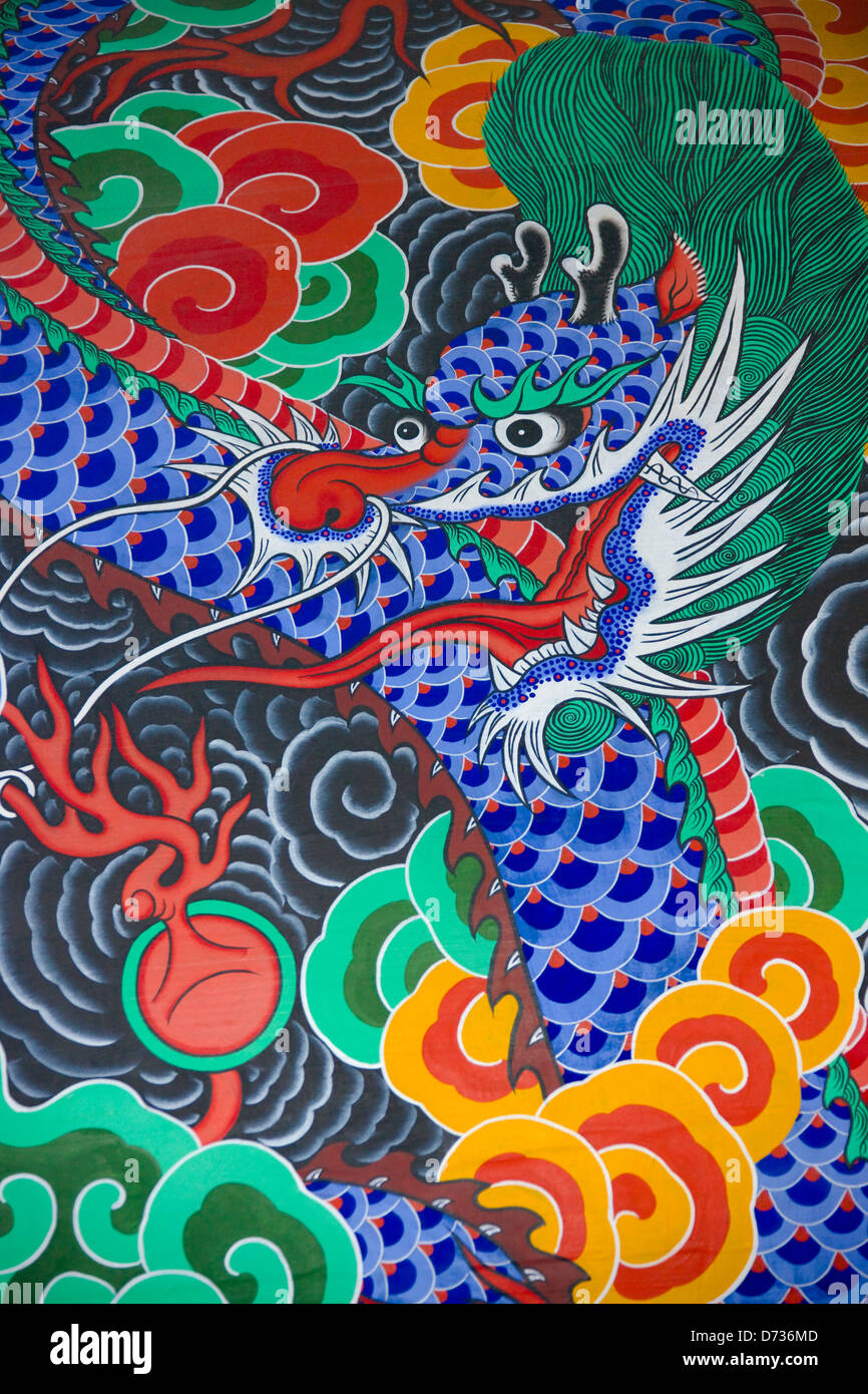 Dragon dipinto su un tamburo, Hiroshima, Giappone Foto Stock