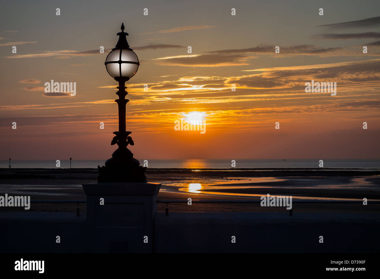 Margate il lungomare e la spiaggia al tramonto Creative Kent England Regno Unito Foto Stock