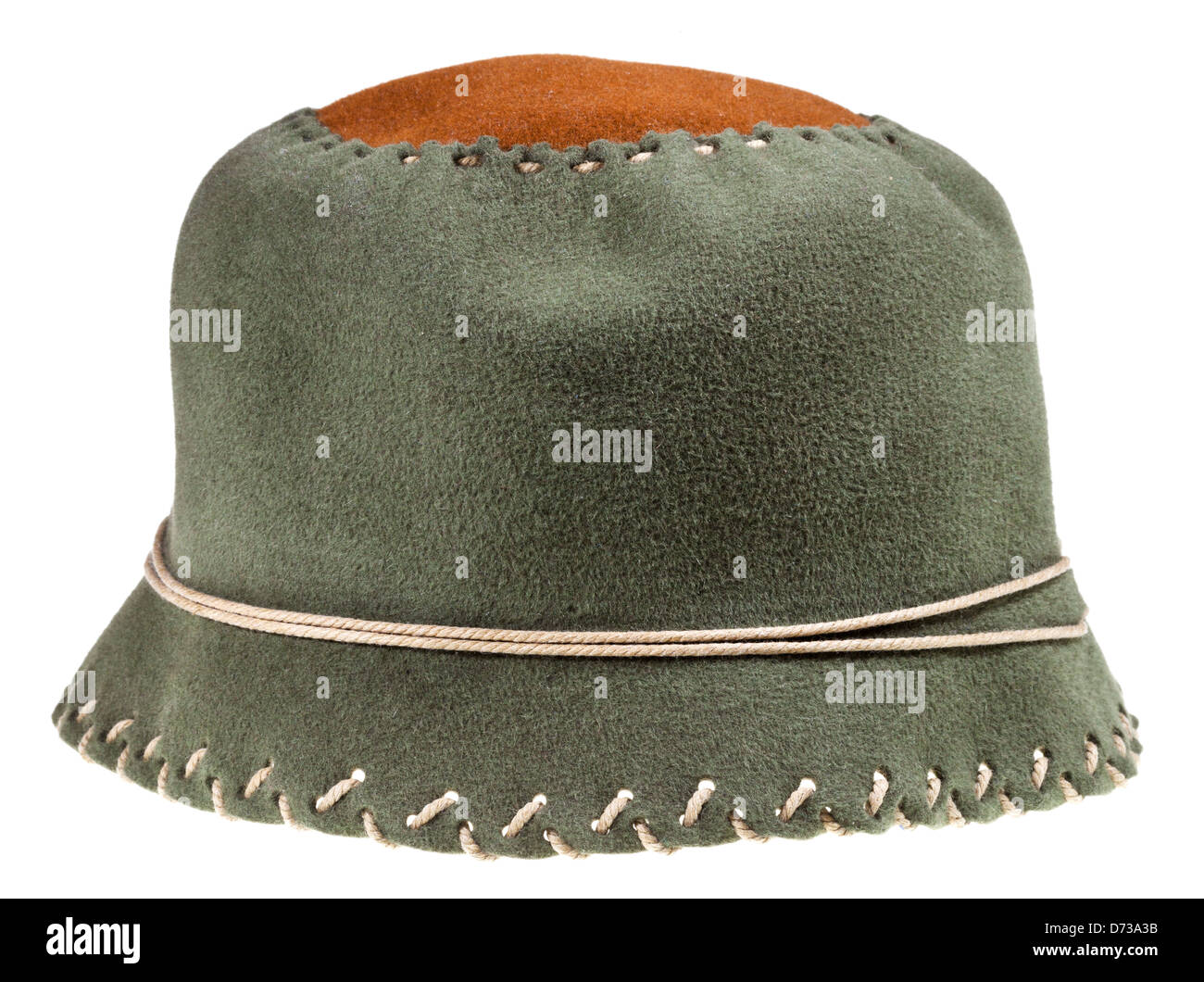 Feltro morbido verde cloche hat isolati su sfondo bianco Foto Stock