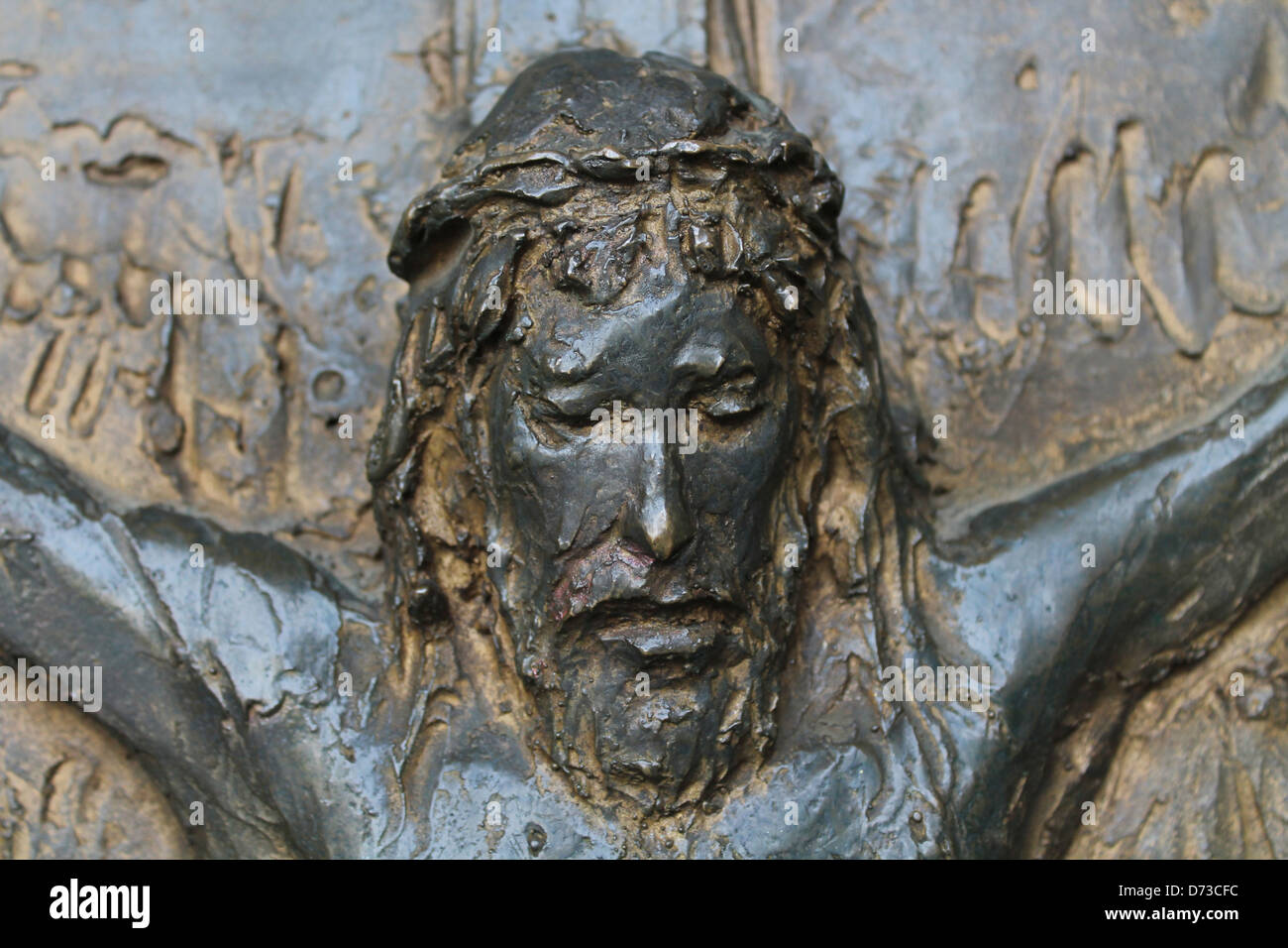 Il volto di Cristo. Dettaglio della porta santa Foto Stock