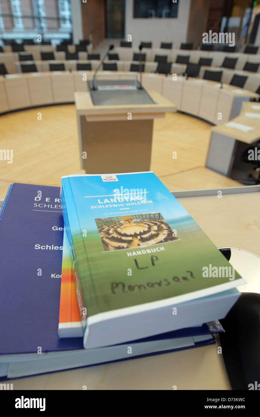 Kiel, Germania, Handbook del Landtag del Schleswig-Holstein nella camera Foto Stock
