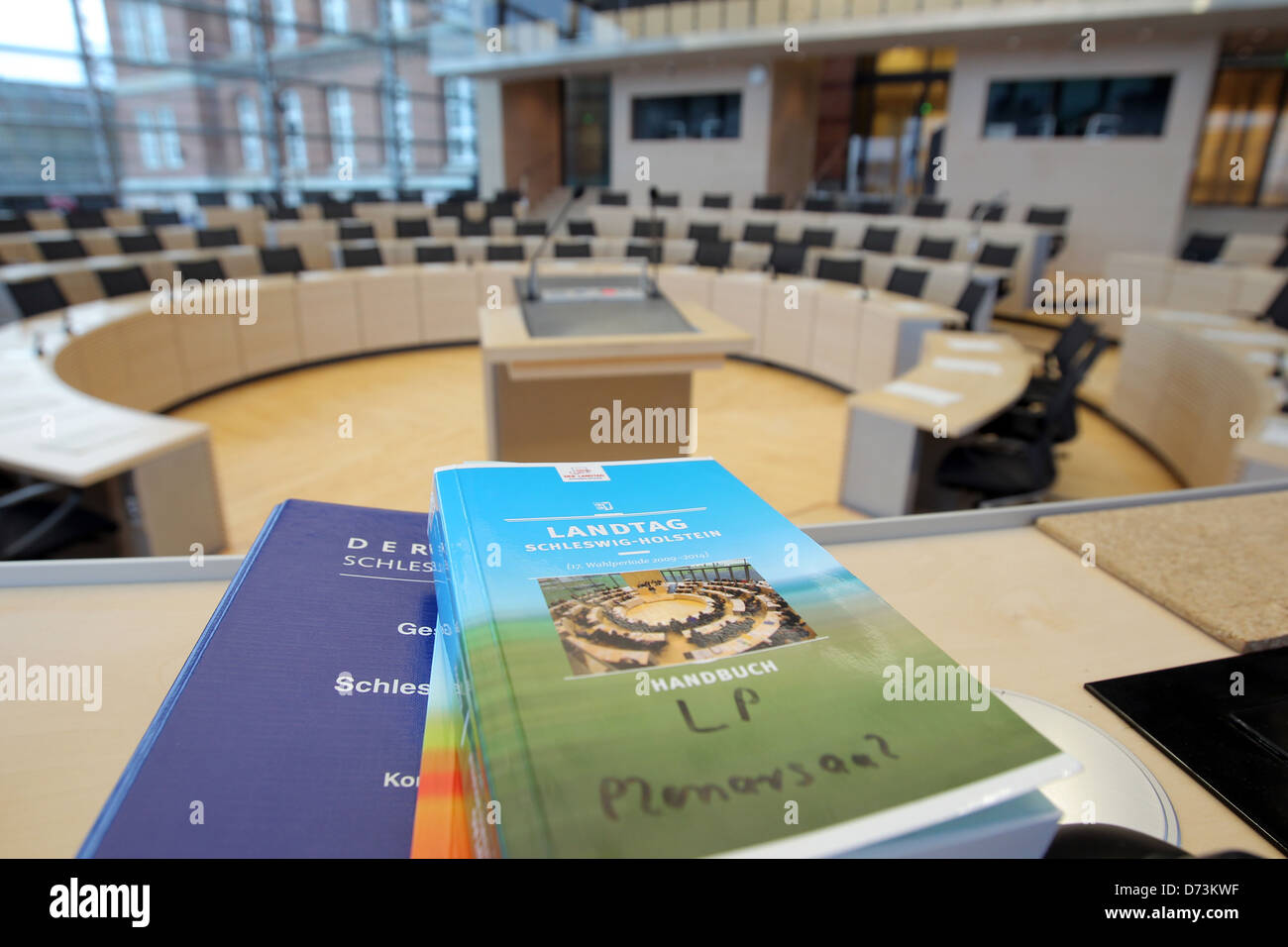 Kiel, Germania, Handbook del Landtag del Schleswig-Holstein nella camera Foto Stock