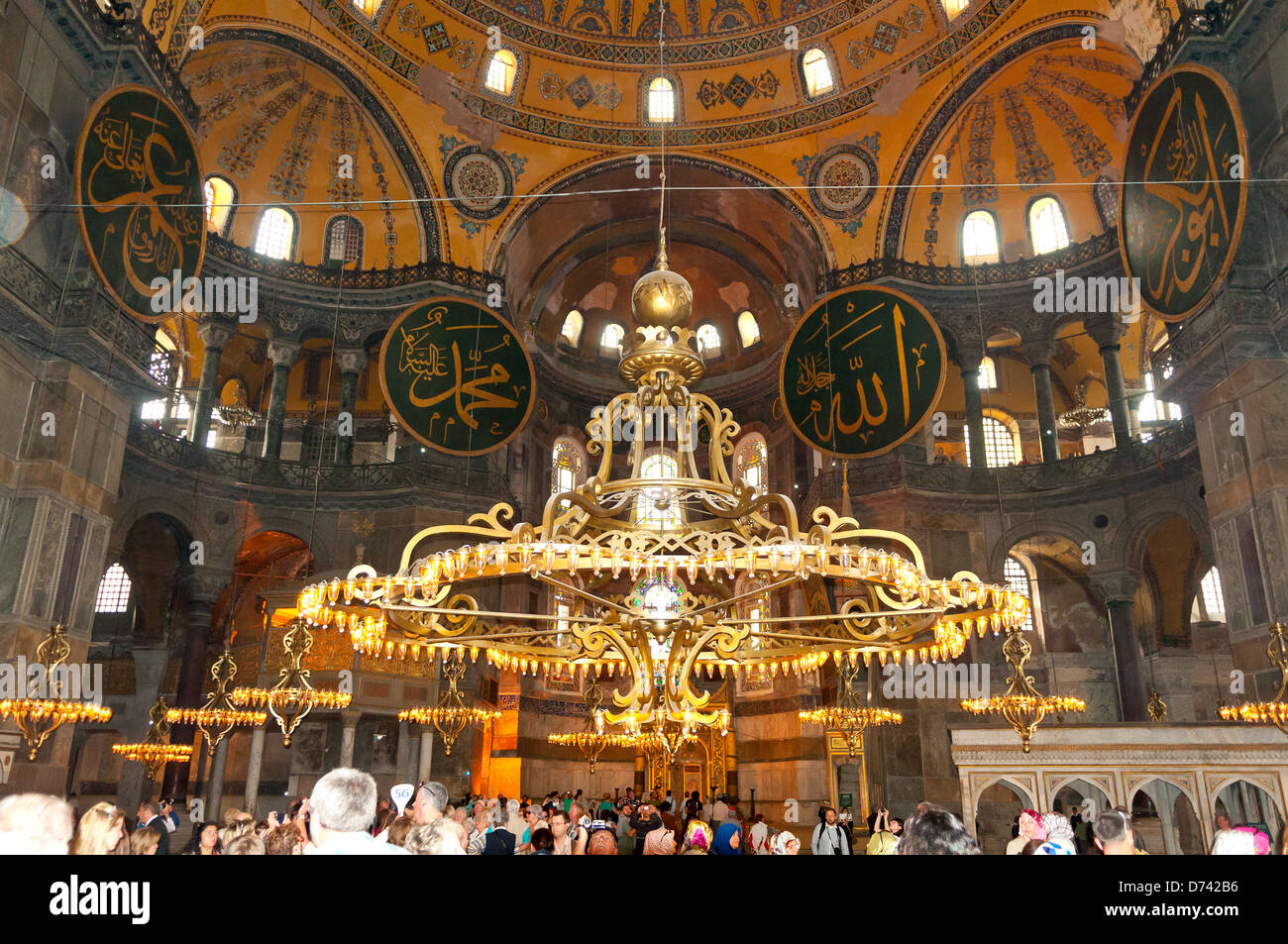 All'interno di Hagia Sophia, Sultanahmet, Istanbul, Turchia Foto Stock