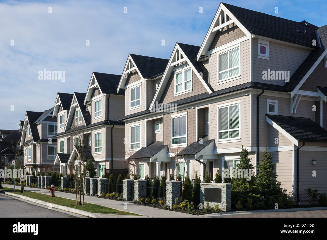 Una fila di un nuovo case a schiera a Richmond, British Columbia Foto Stock