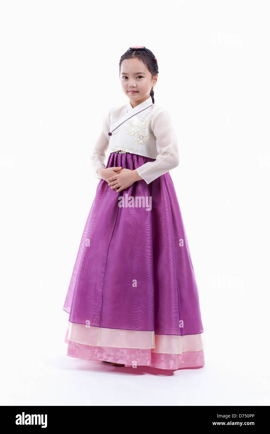 Una ragazza in coreano tradizionale costume sorridente Foto stock - Alamy