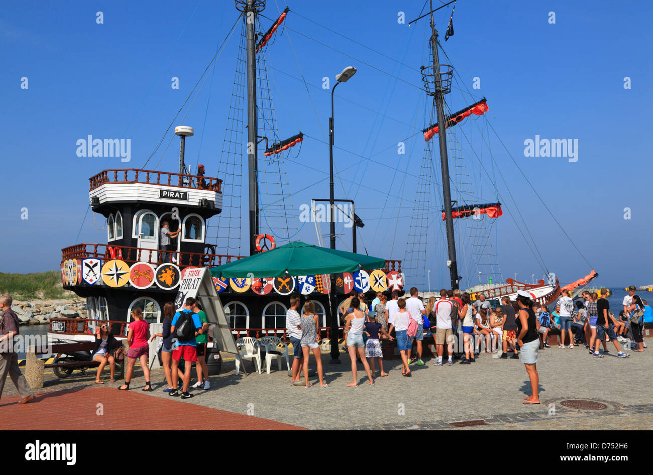 Kolobrzeg (Kolberg), crociera con la nave dei pirati, mar Baltico Pomerania, Polonia Foto Stock