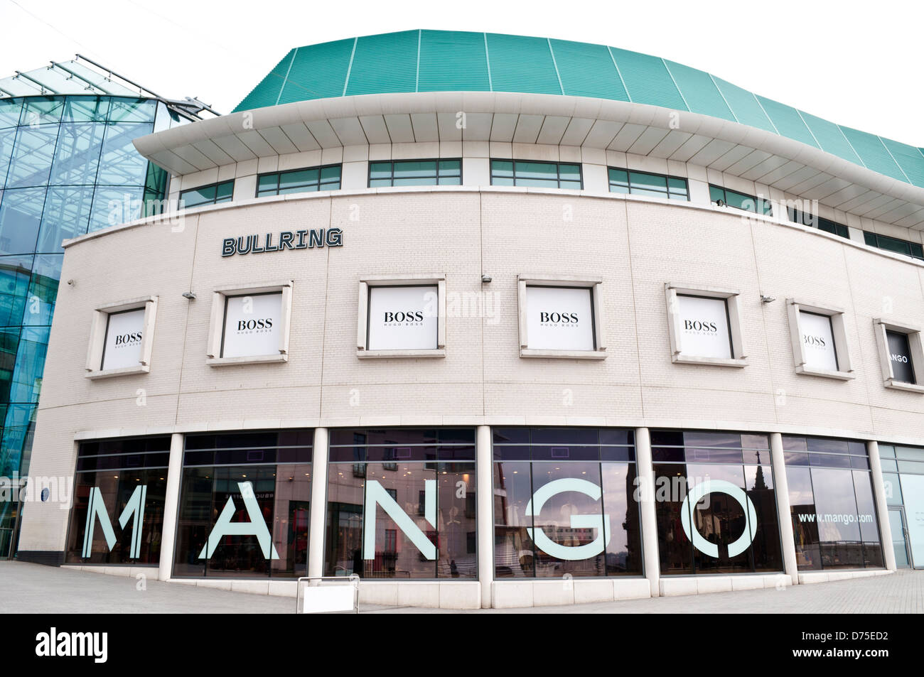 Boss e i negozi di Mango, Bullring Shopping Centre, Birmingham, Regno Unito Foto Stock