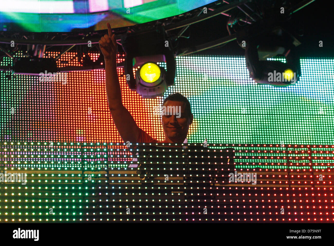 Musicista olandese DJ Tiesto esegue durante un evento live in spagnolo isola delle Baleari di Ibiza. Foto Stock