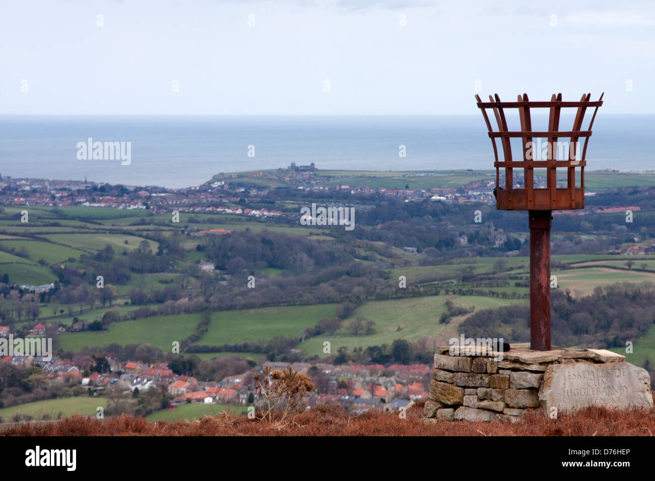 Vista di Whitby dal North Yorkshire Moors Foto Stock