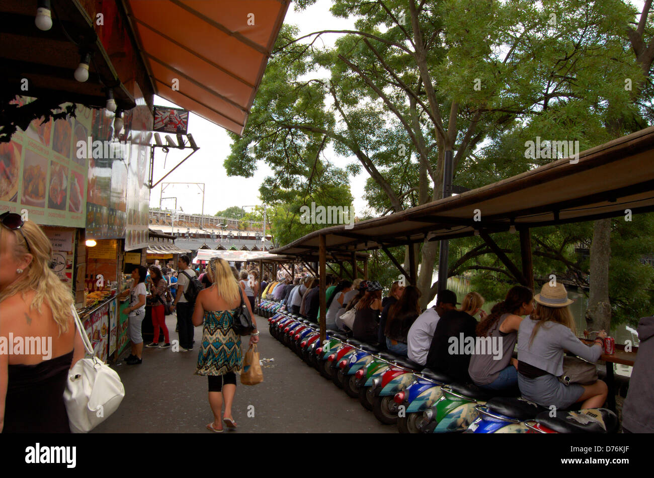 Mercato di Camden Lock a Londra, Inghilterra. Solo editoriale 2 Luglio 2011 Foto Stock