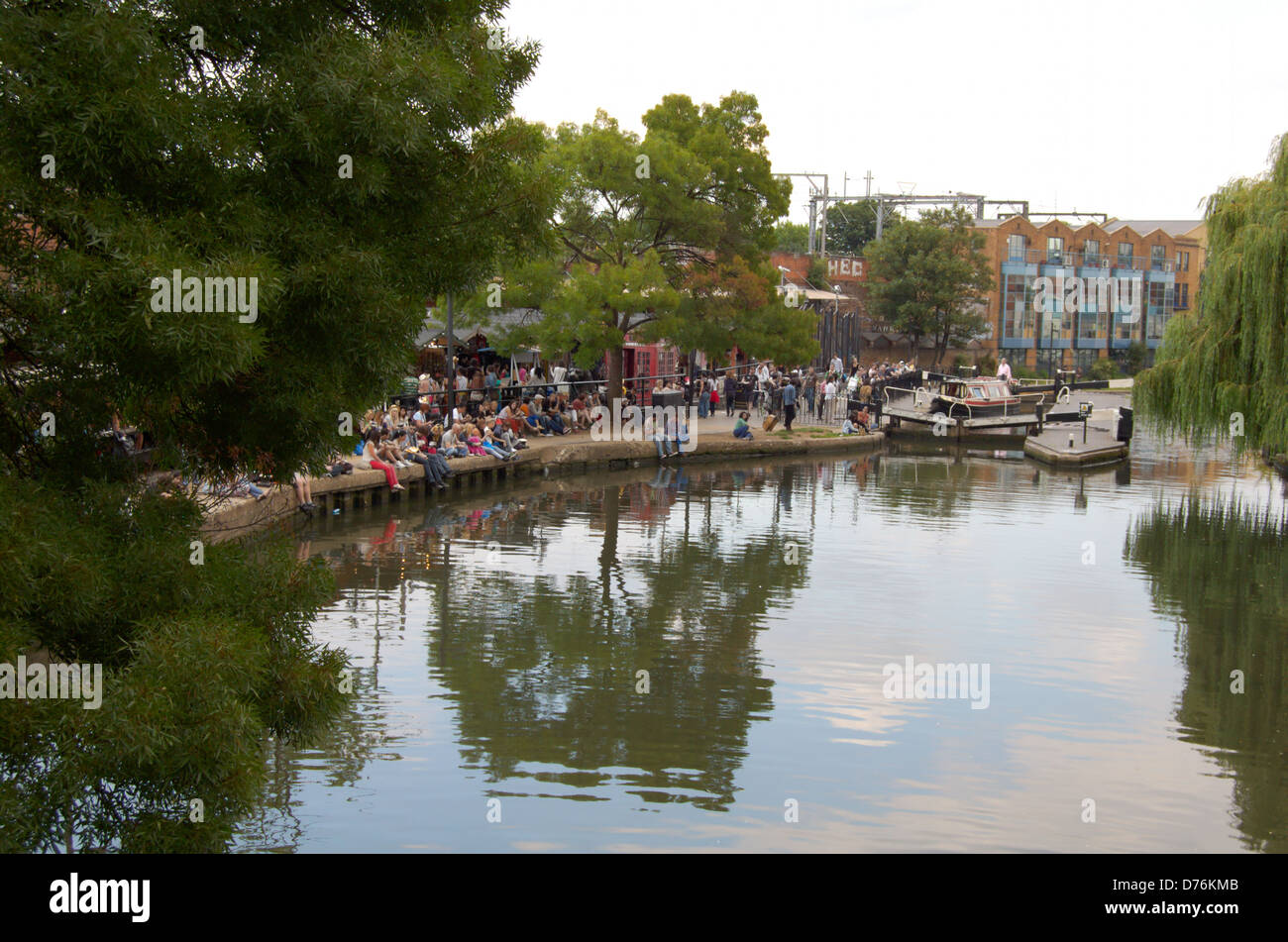 Il Regents Canal a Camden Lock a Londra in Inghilterra Foto Stock