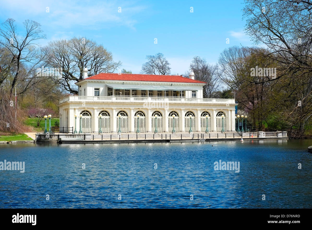 Il Boathouse sul lago al Prospect Park di Brooklyn che ora è a casa la Audubon Society. Foto Stock