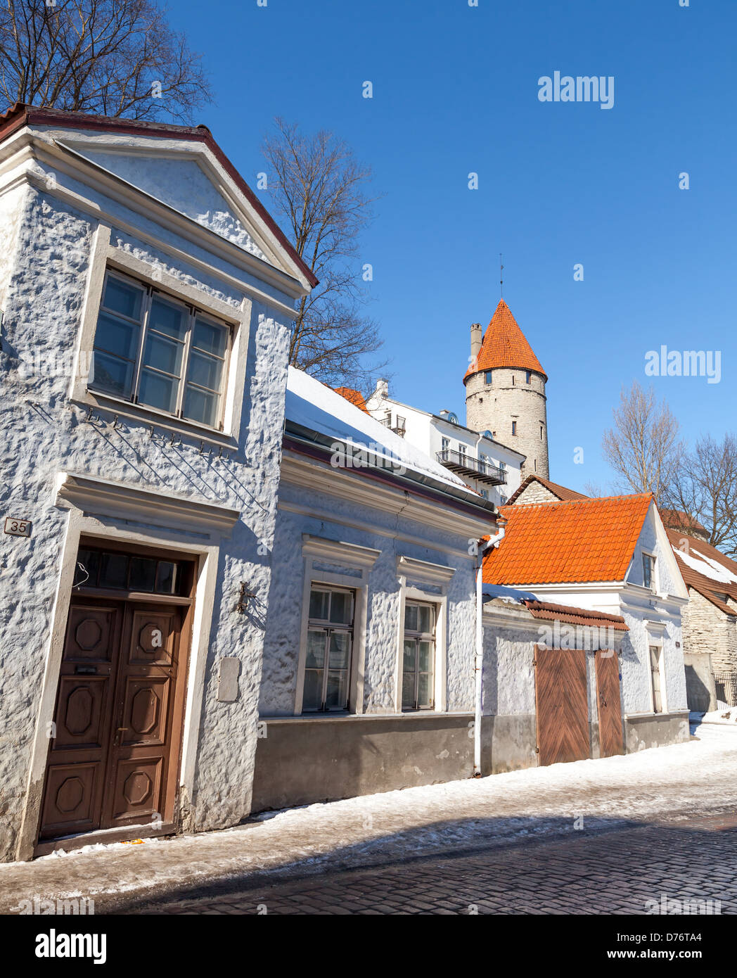 Street view sulla città vecchia di Tallinn, Estonia Foto Stock