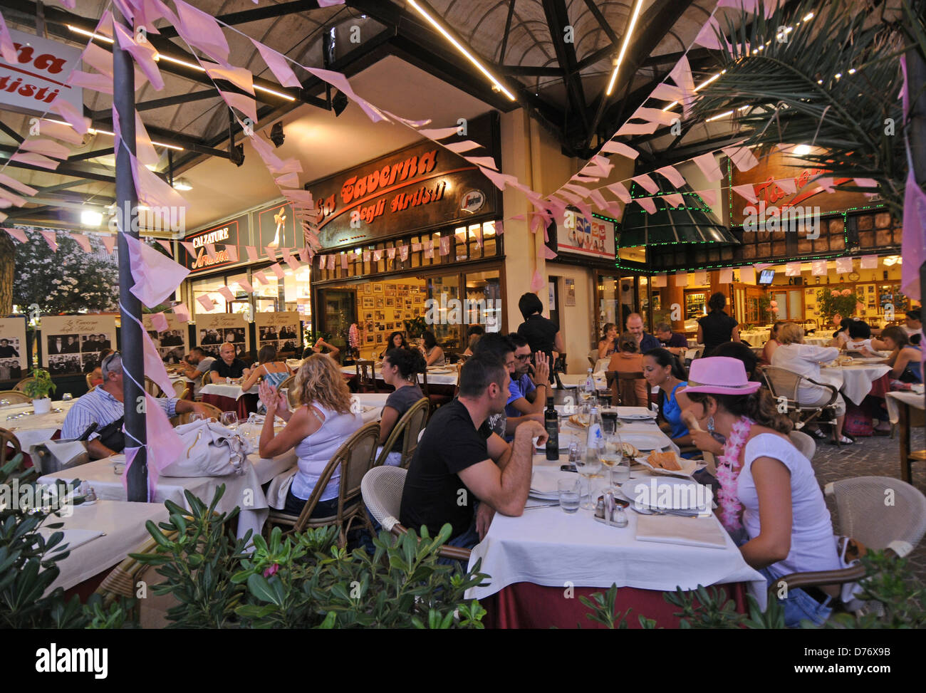 L'Italia,emili romagna rimini cafe ristorante Foto Stock
