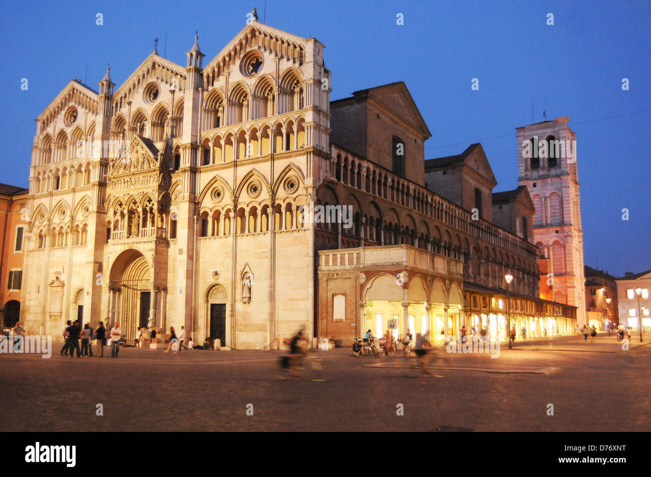 Italia Emilia Romagna Ferrara. La facciata del Duomo Foto Stock