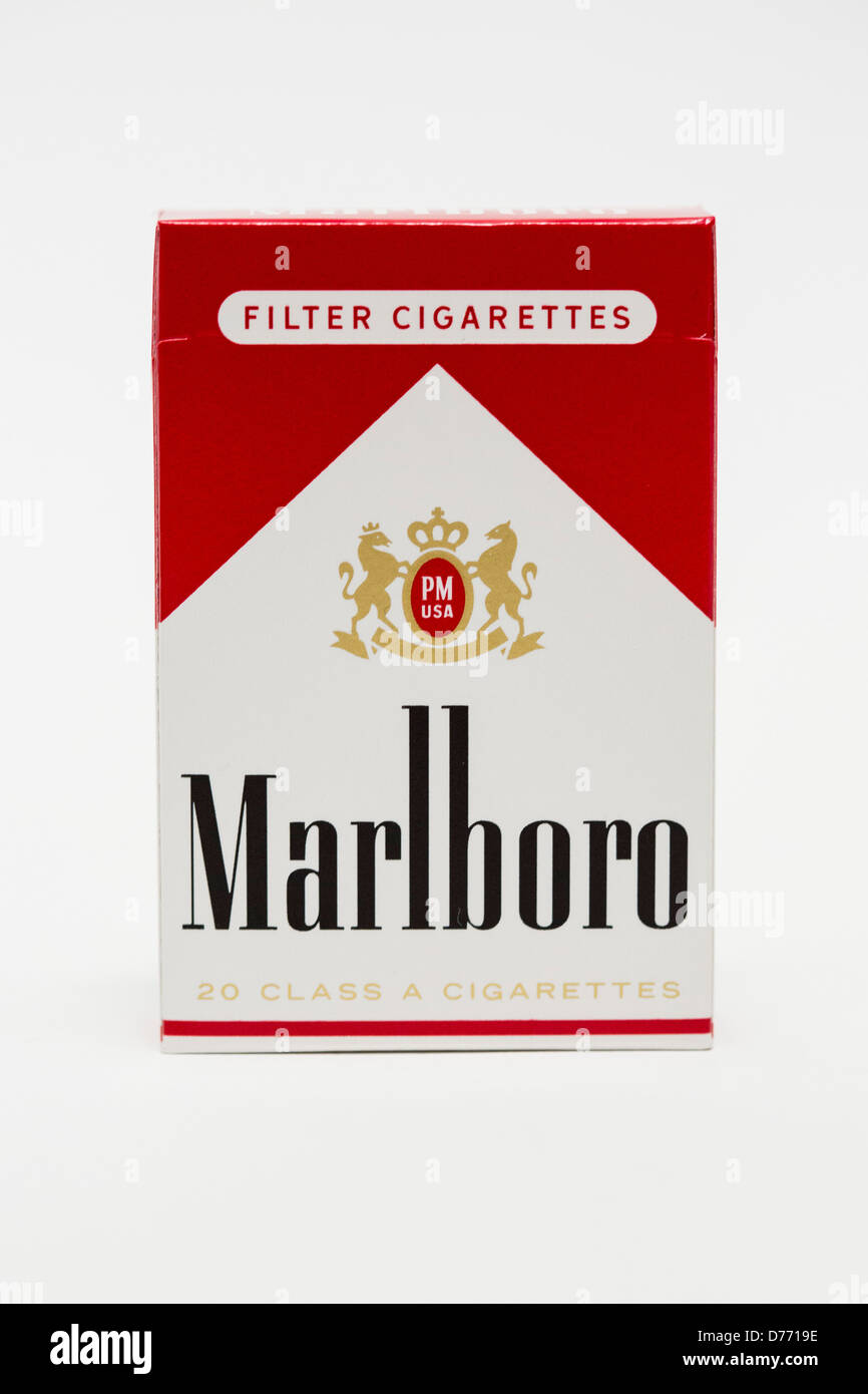 Un pacchetto di Marlboro Red sigarette. Foto Stock