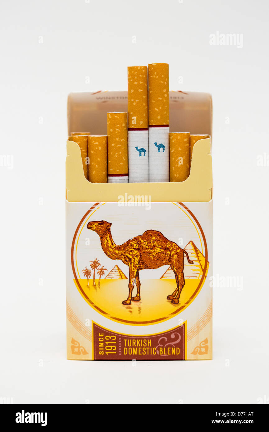 Cigarette pack camel immagini e fotografie stock ad alta risoluzione - Alamy
