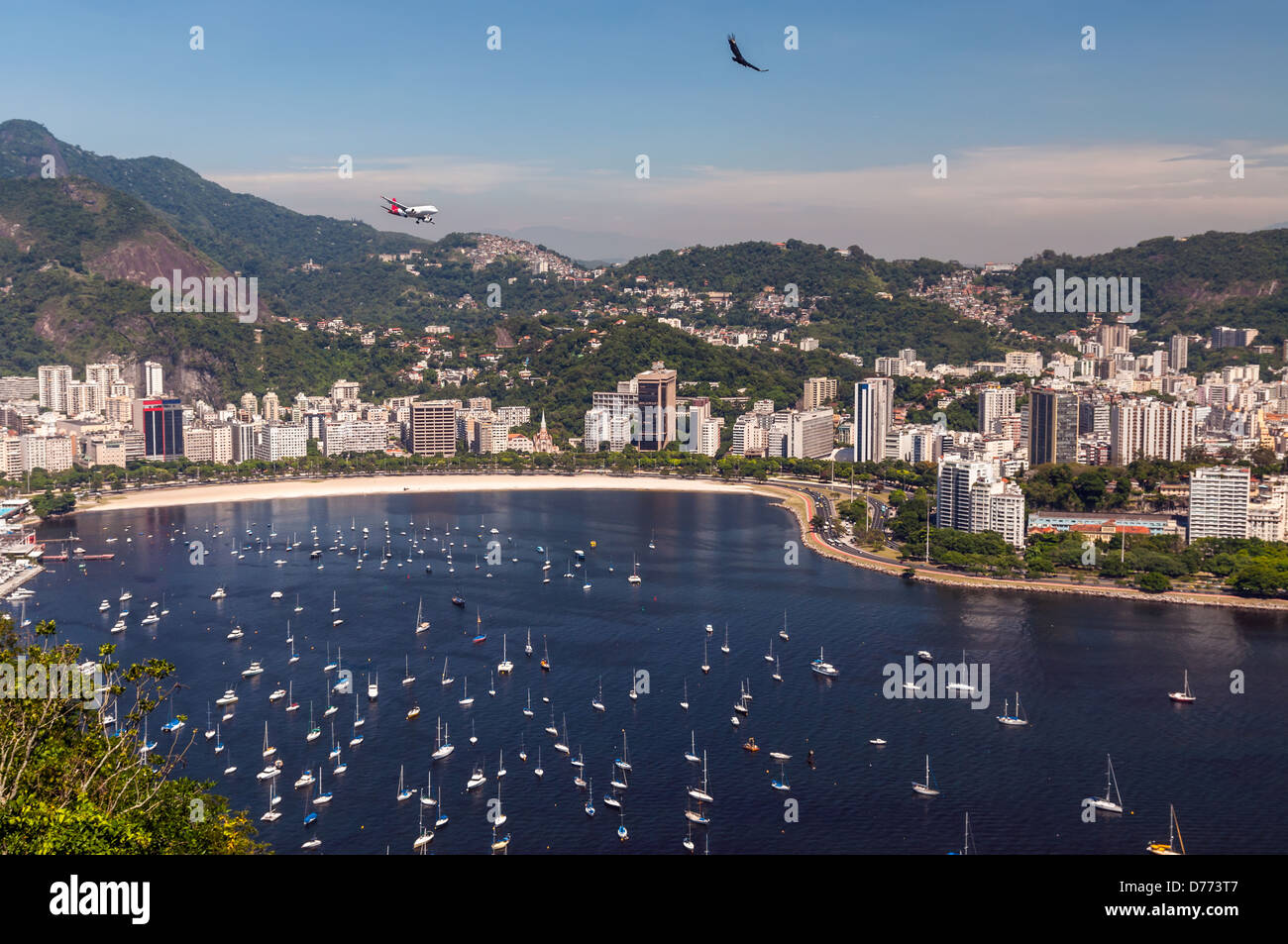Rio de Janeiro, Brasile, Botafogo spiaggia. Vista dalla montagna di Sugarloaf Foto Stock