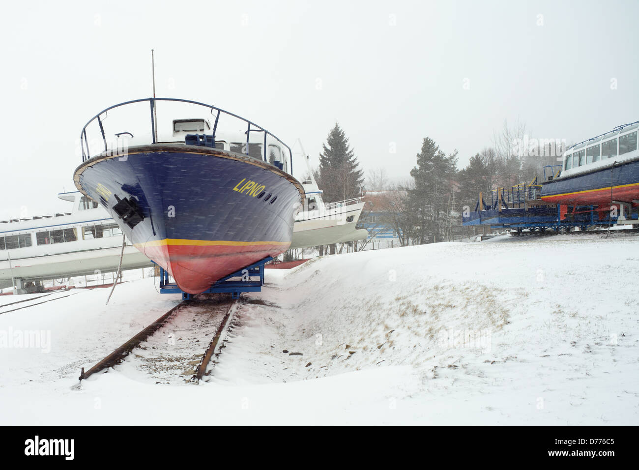 Labbra, Repubblica Ceca, jacked barche e navi passeggeri a Lipno Foto Stock