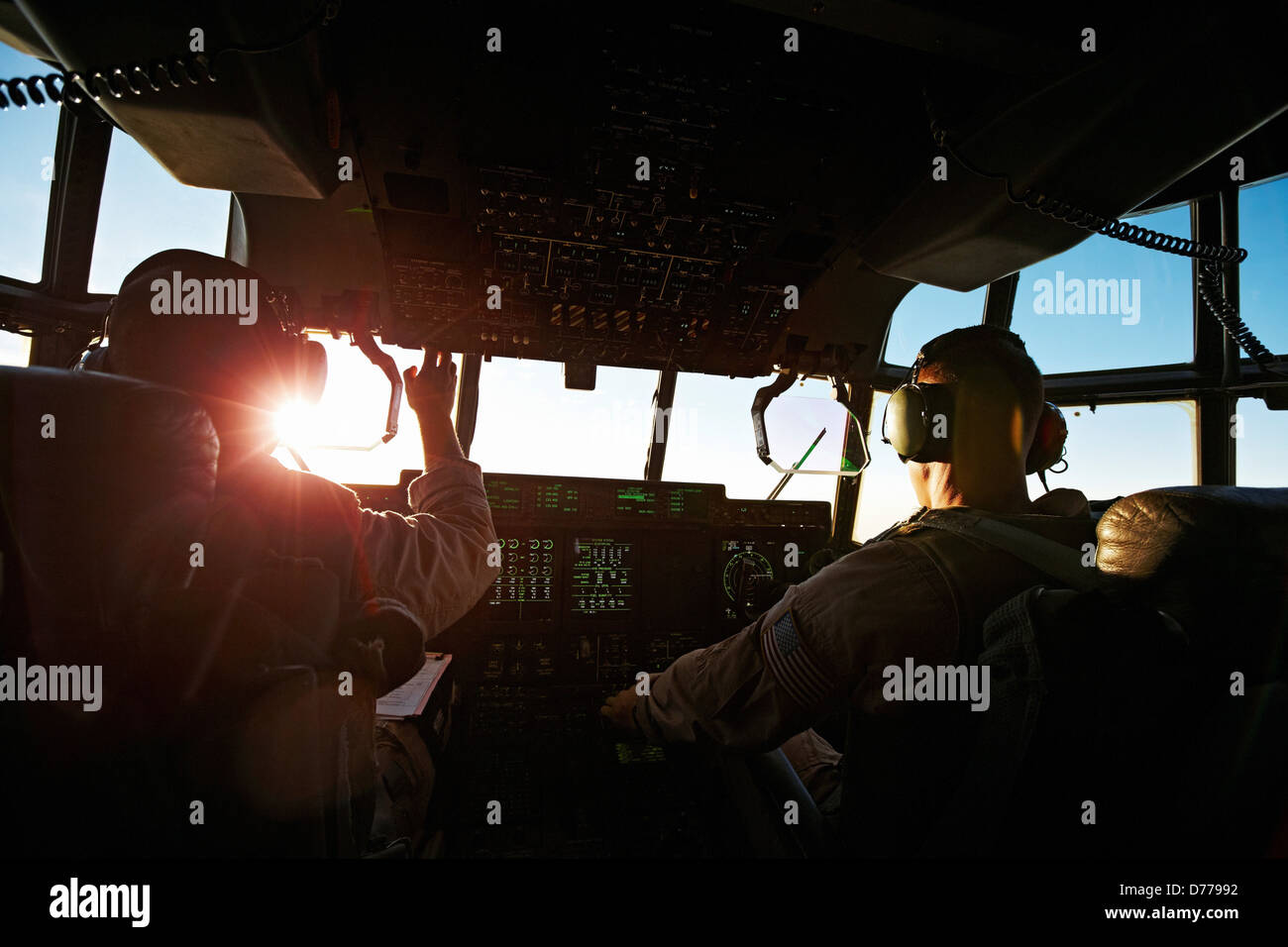 Vista Cockpit piloti U.S. Marine Corps KC-130 Super Hercules in Afghanistan. Foto Stock