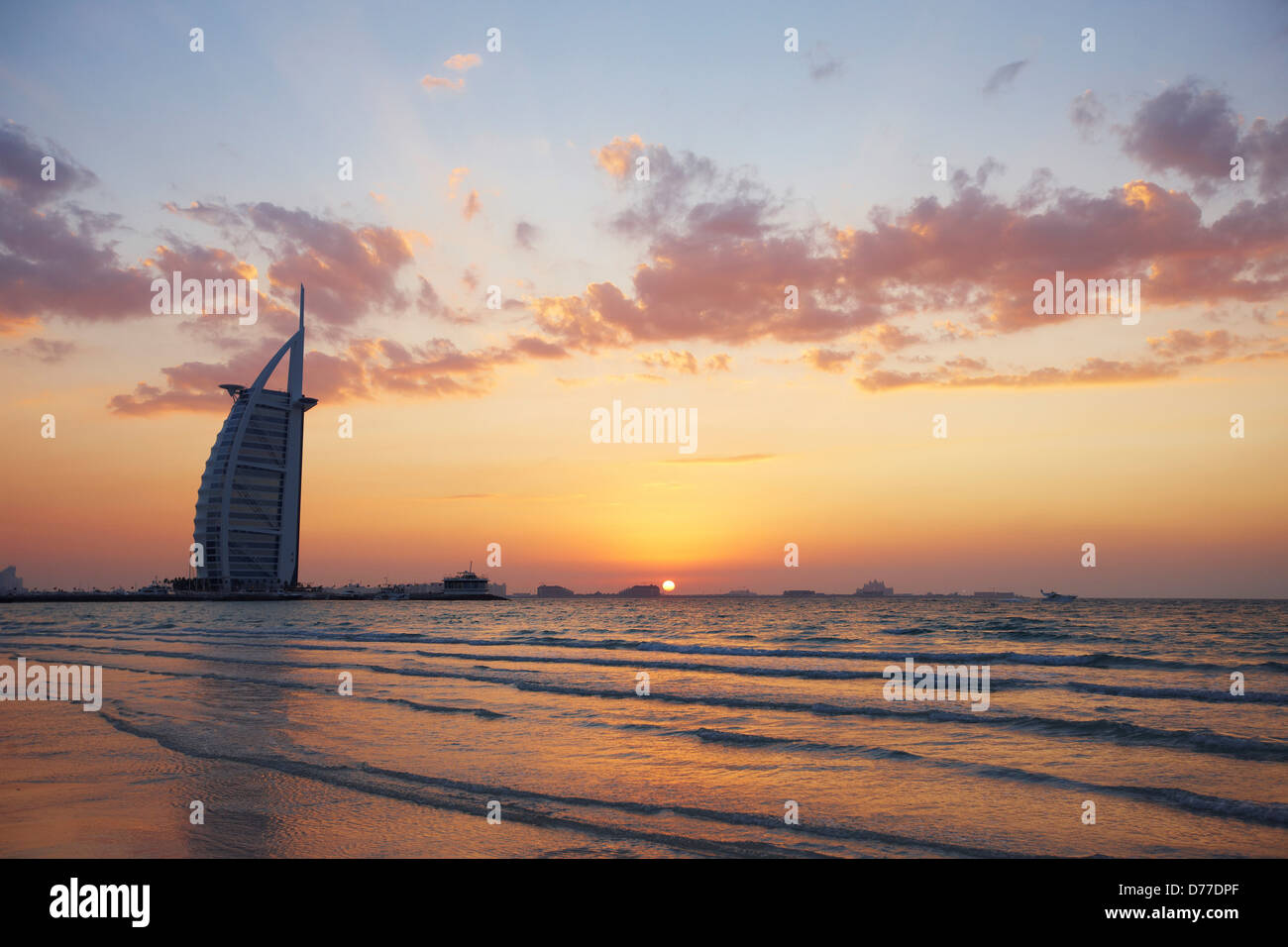 Burj Al Arab Hotel al tramonto Dubai Emirati Arabi Uniti Foto Stock