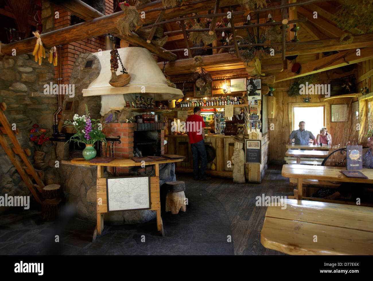La Polonia Bieszczady monumentale inn ricostruita da una vecchia stazione ferroviaria Foto Stock