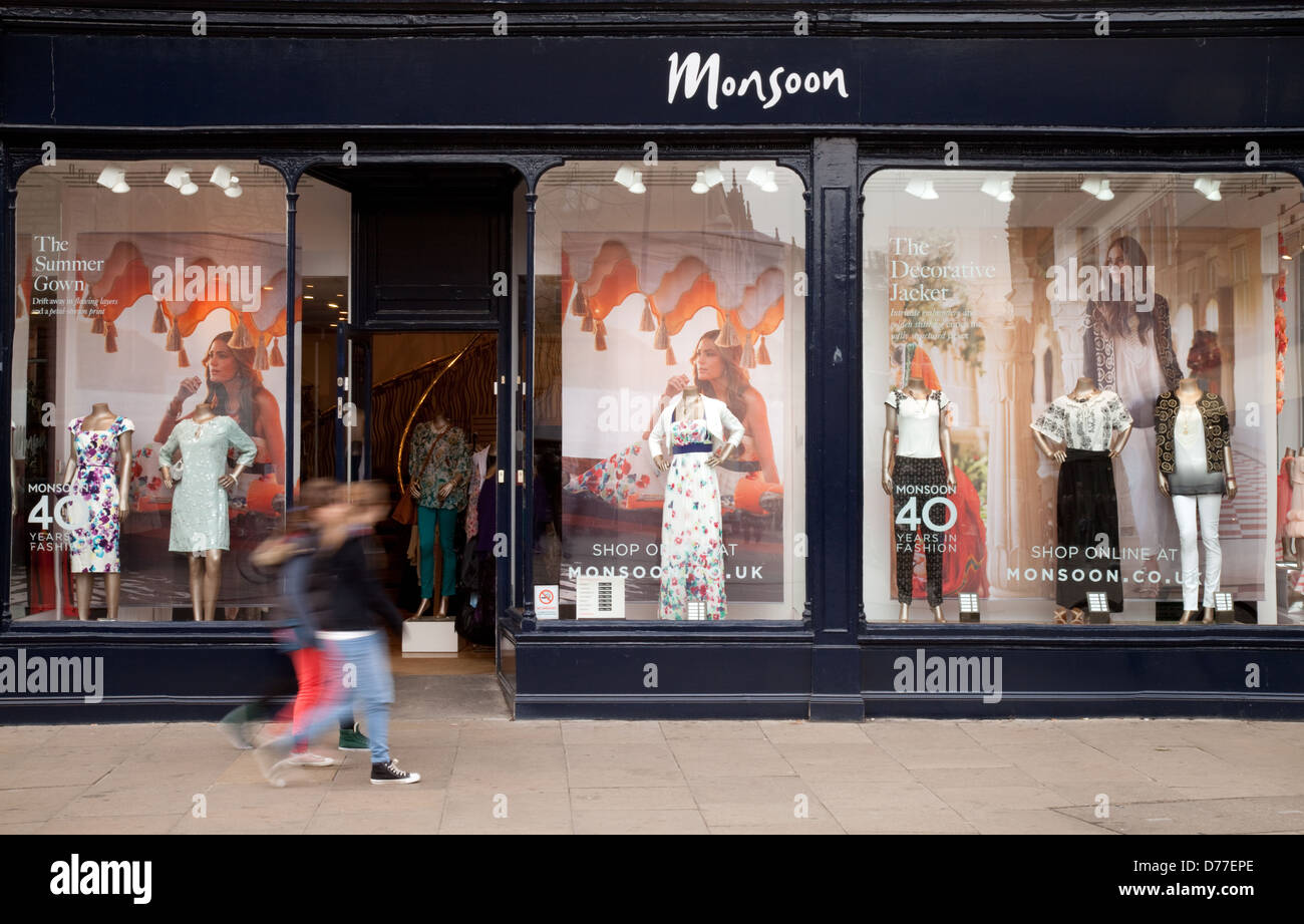 Il Monsone fashion negozio di abbigliamento, Cambridge Regno Unito Foto Stock