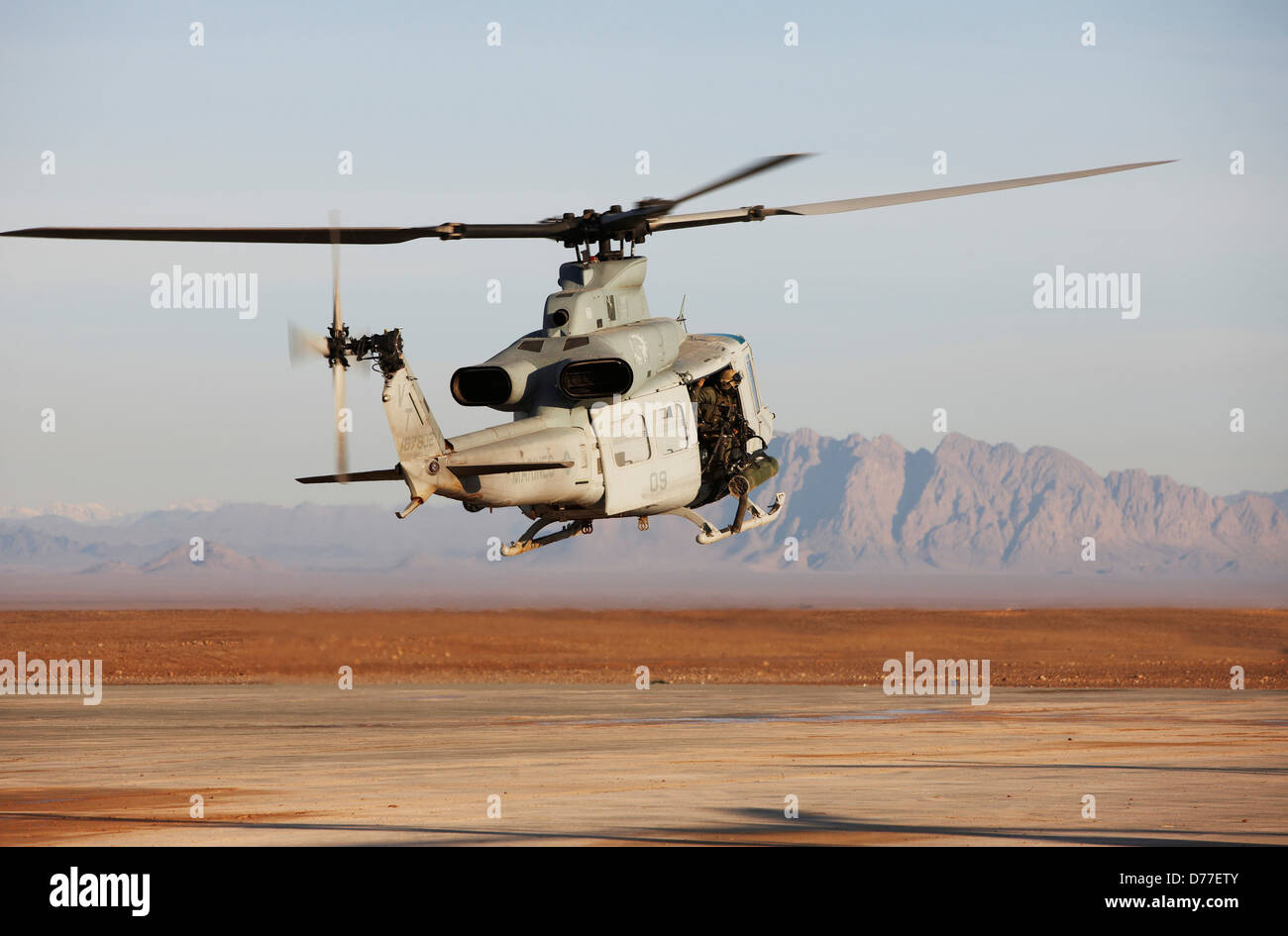 Corpo della Marina degli Stati Uniti UH-1Y Venom elicottero lancia sul funzionamento di combattimento nella provincia di Helmand in Afghanistan Foto Stock