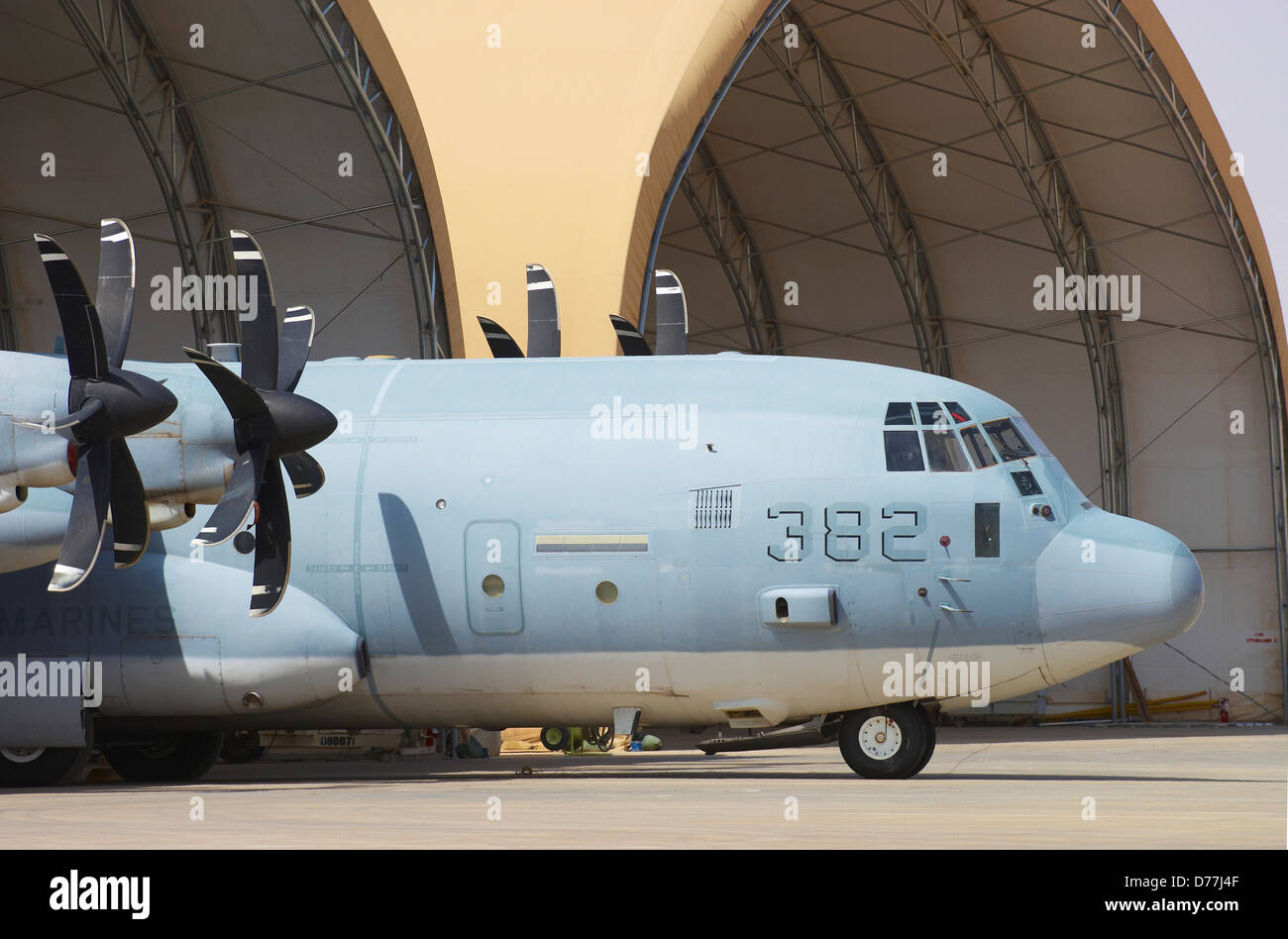 US Marine Corps KC-130J Super Hercules Al Asad Air Base Al Anbar Provincia Iraq Foto Stock