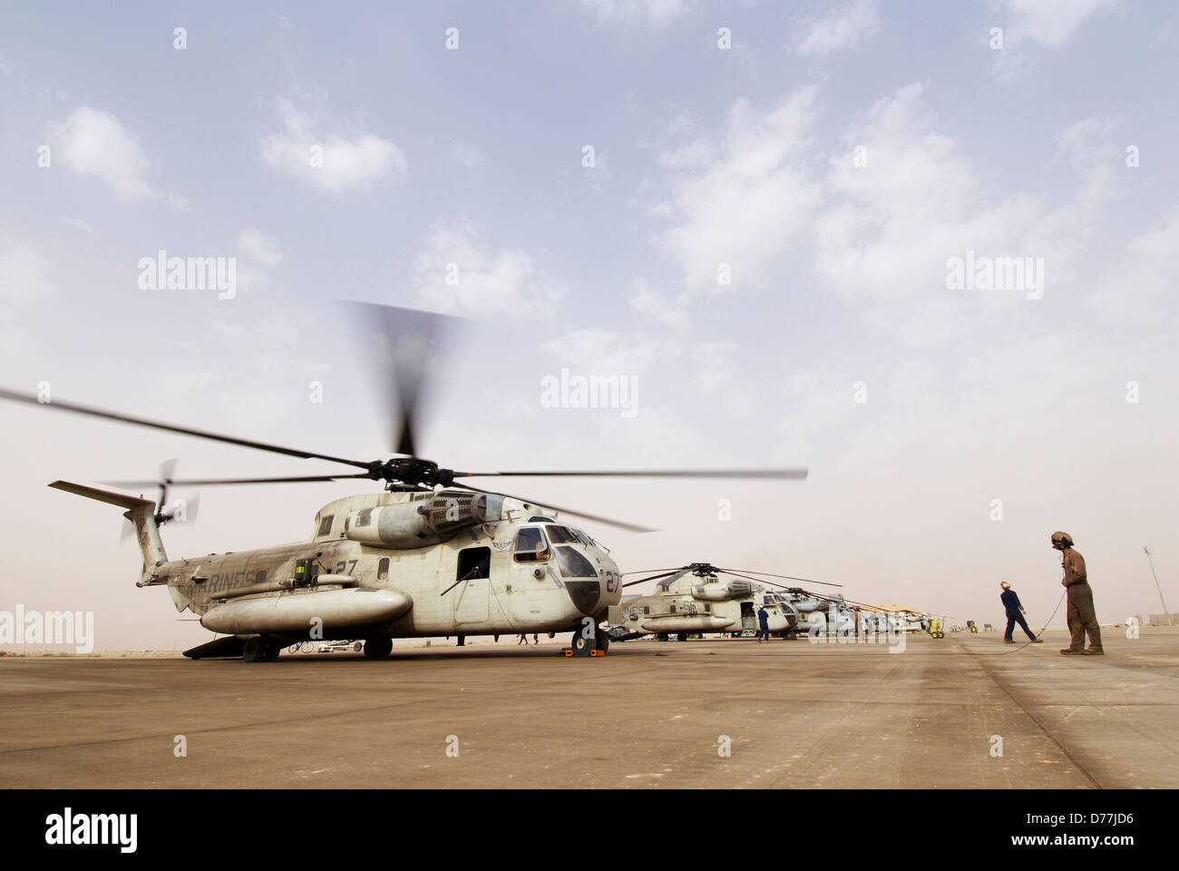 US Marine Corps CH-53D Sea Stallion si prepara a lanciare al Asad Air Base Iraq Foto Stock