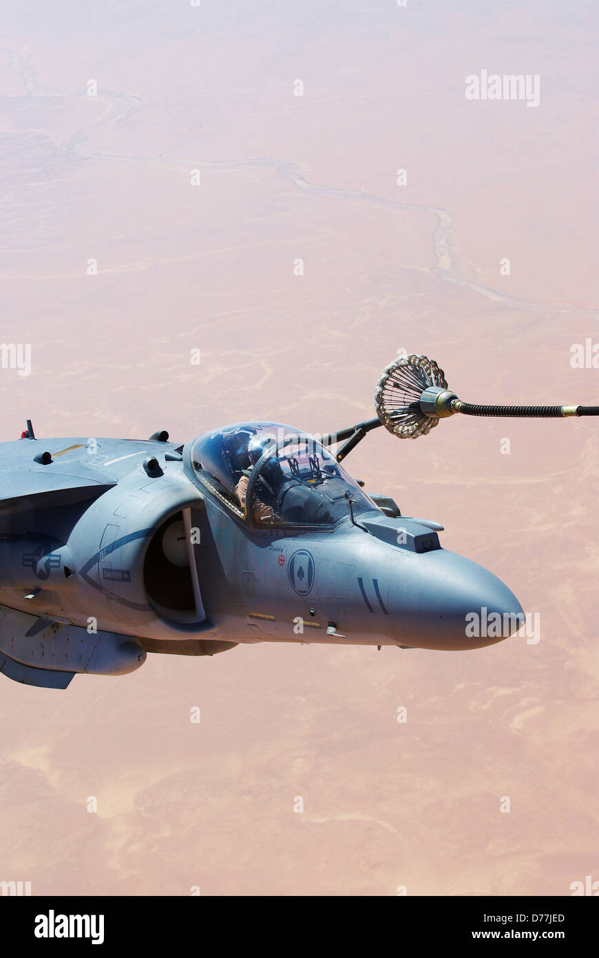 US Marine Corps AV-8B Harrier il rifornimento in volo Al Anbar Provincia Iraq Foto Stock