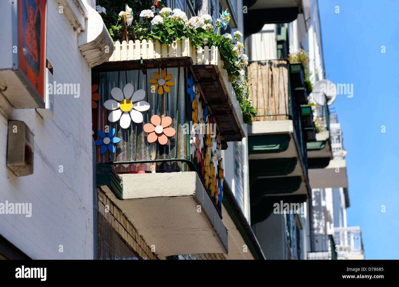 Balcone decorato in Veringstrasse in Wilhelm il castello, Amburgo, Germania, Europa Foto Stock