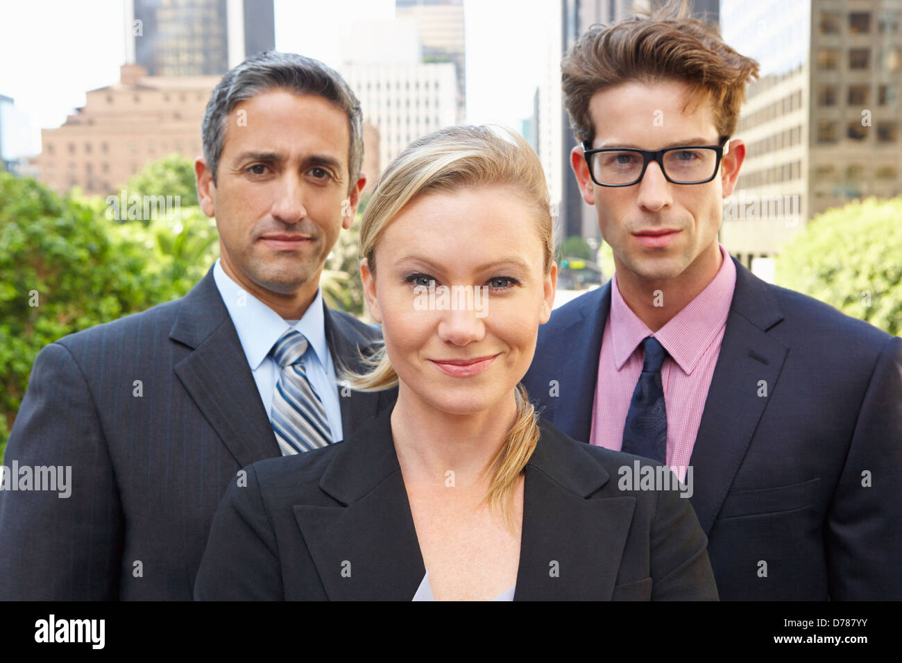 Ritratto di tre colleghi di lavoro fuori ufficio Foto Stock