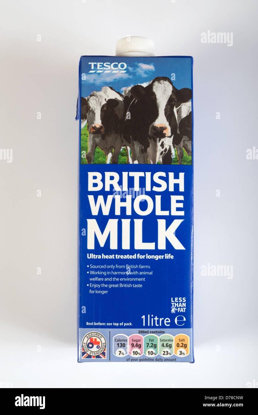 Tesco British latte intero ultra trattata termicamente per una vita più lunga Foto Stock