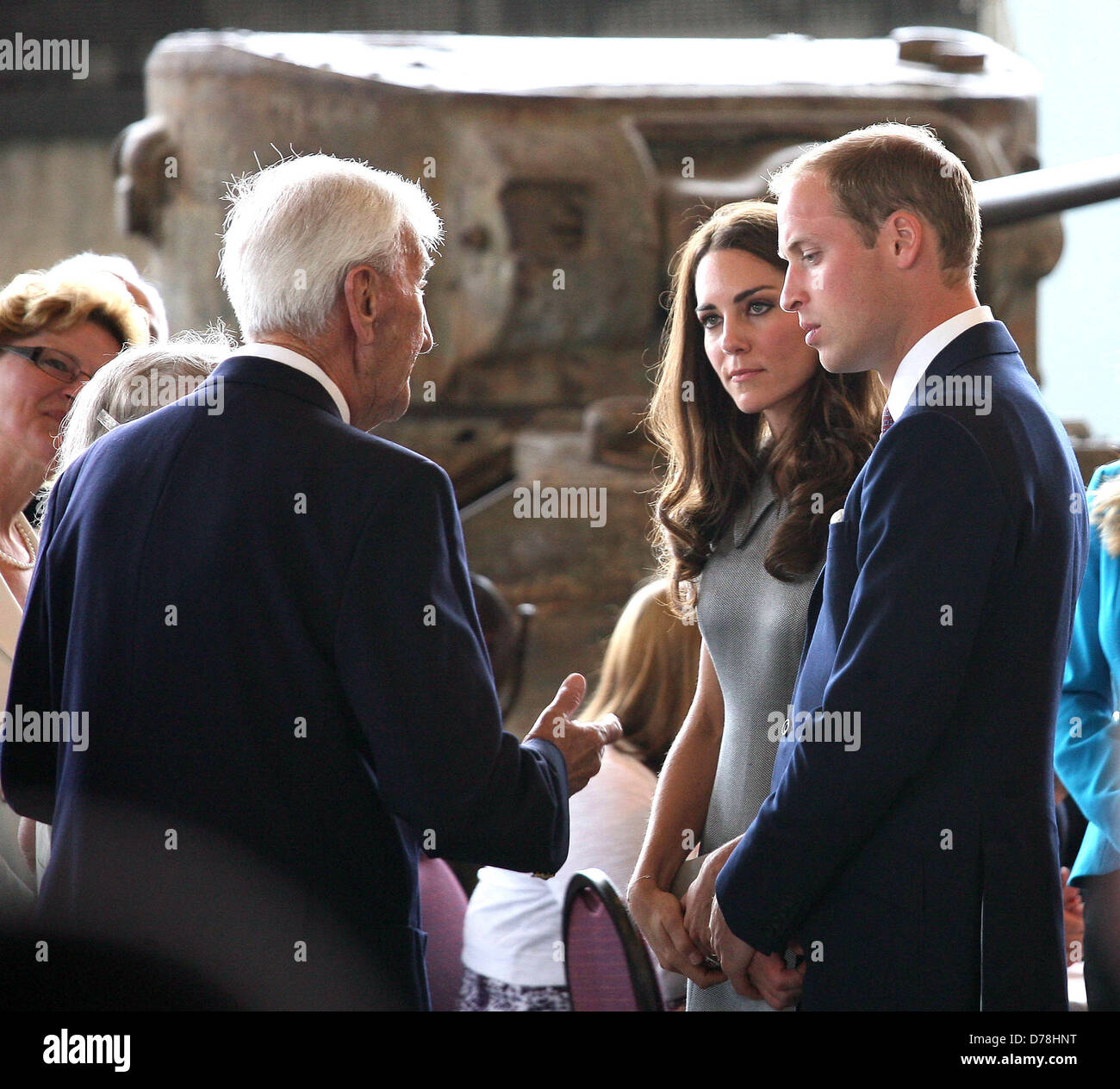 Caterina, duchessa di Cambridge aka Kate Middleton e il principe William Duca di Cambridge touring il canadese del Museo della Guerra durante Foto Stock