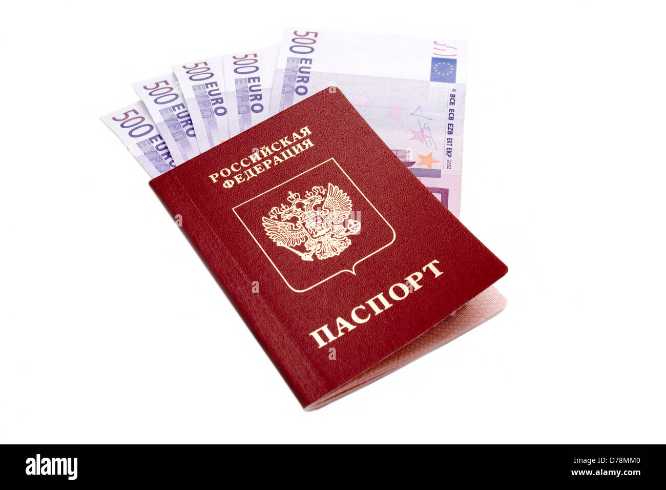 Russo passaporto internazionale e denaro su sfondo bianco Foto Stock