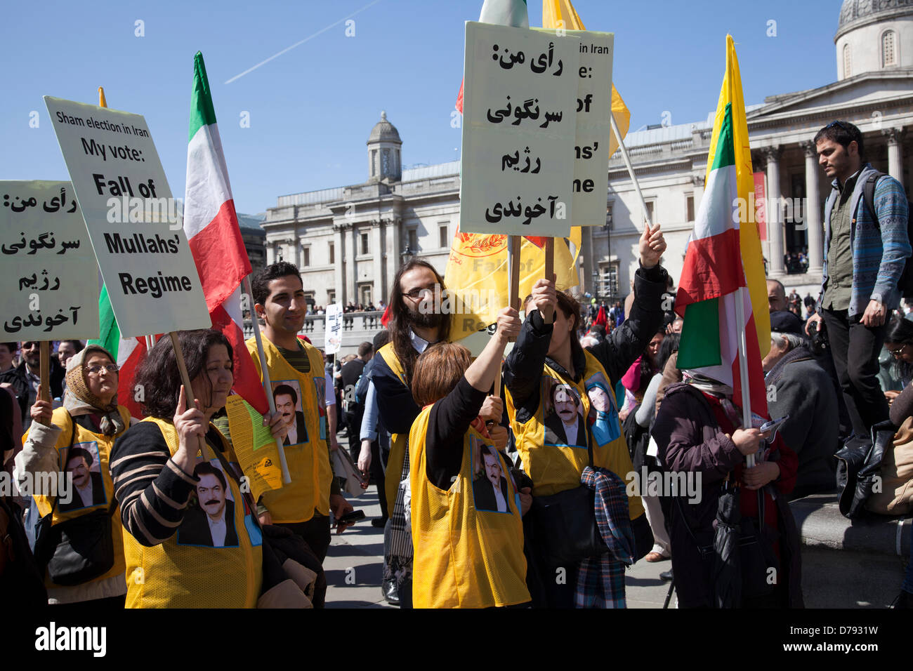 Giorno di maggio Rally - manifestanti iraniani, Sham elezione! Il mio voto : Caduta del Mullah al regime - 1 Maggio 2013 - London REGNO UNITO Foto Stock