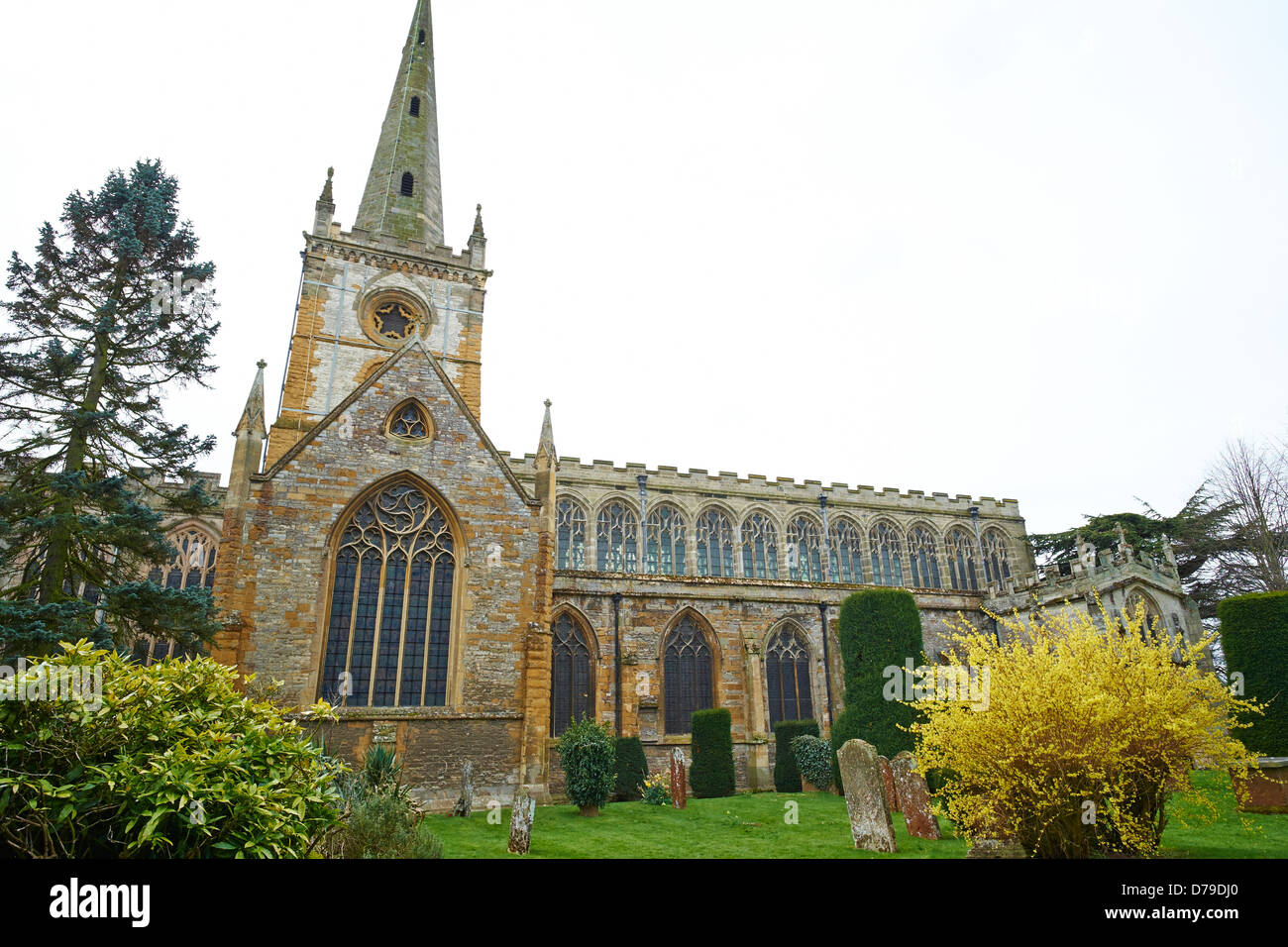 Chiesa della Santa Trinità dove Shakespeare è stato battezzato ed è sepolto a Stratford Upon Avon Warwickshire, Regno Unito Foto Stock