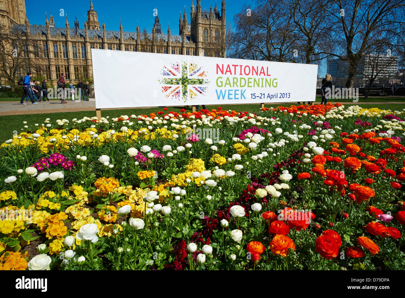 Nazionale settimana Giardinaggio banner nella torre di Victoria Gardens al di fuori della sede del Parlamento Westminster London REGNO UNITO Foto Stock