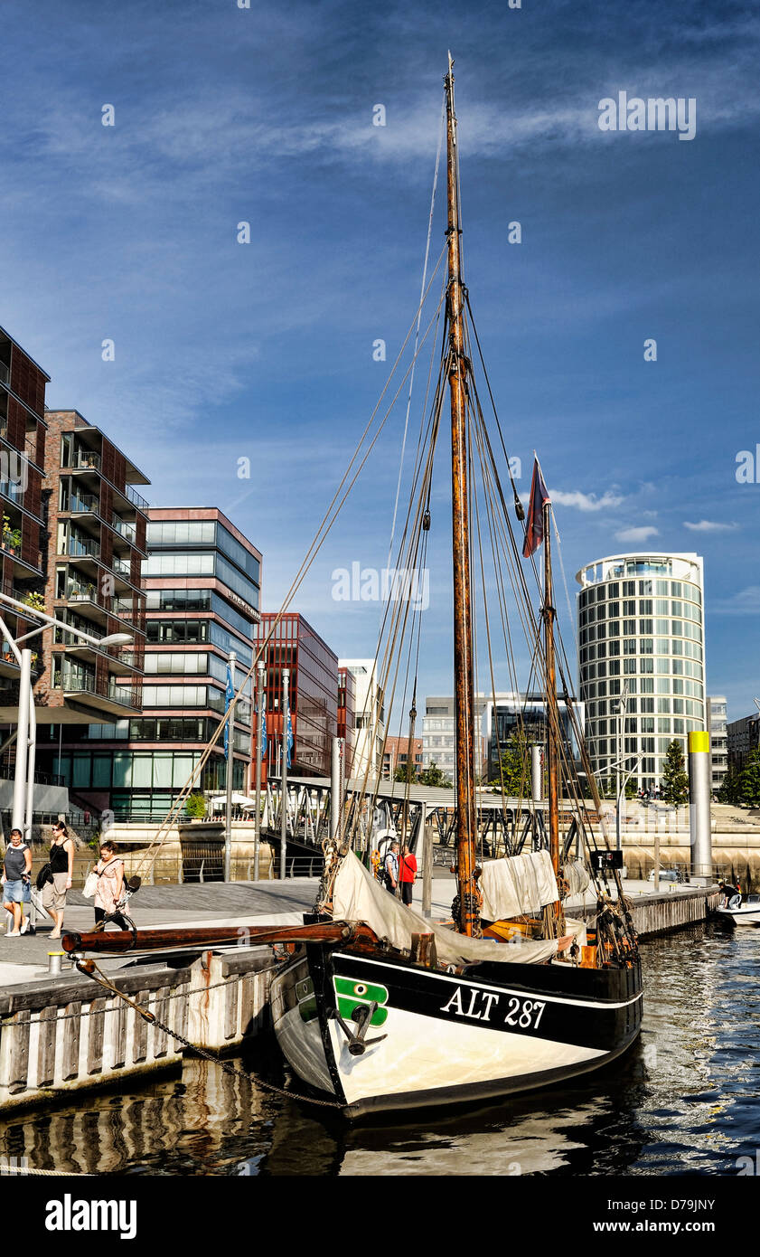 Nave tradizionale porto nella città portuale di Amburgo, Germania, Europa , Traditionsschiffhafen in der Hafencity von Hamburg, D Foto Stock