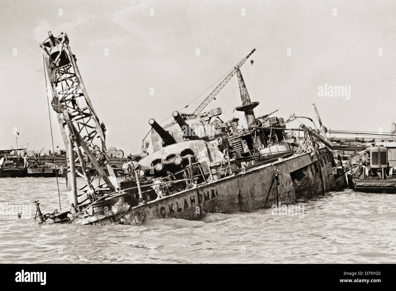 Parzialmente annegati Museo della Portaerei U.S.S. Oklahoma dopo l attacco a Pearl Harbor Foto Stock