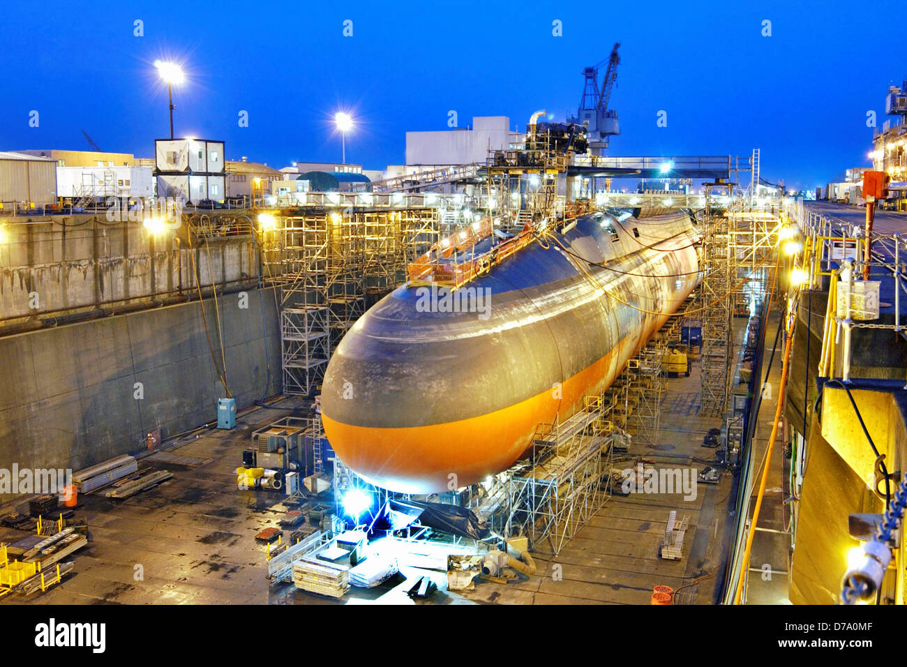 La notte scende a Puget Sound Naval Shipyard Foto Stock