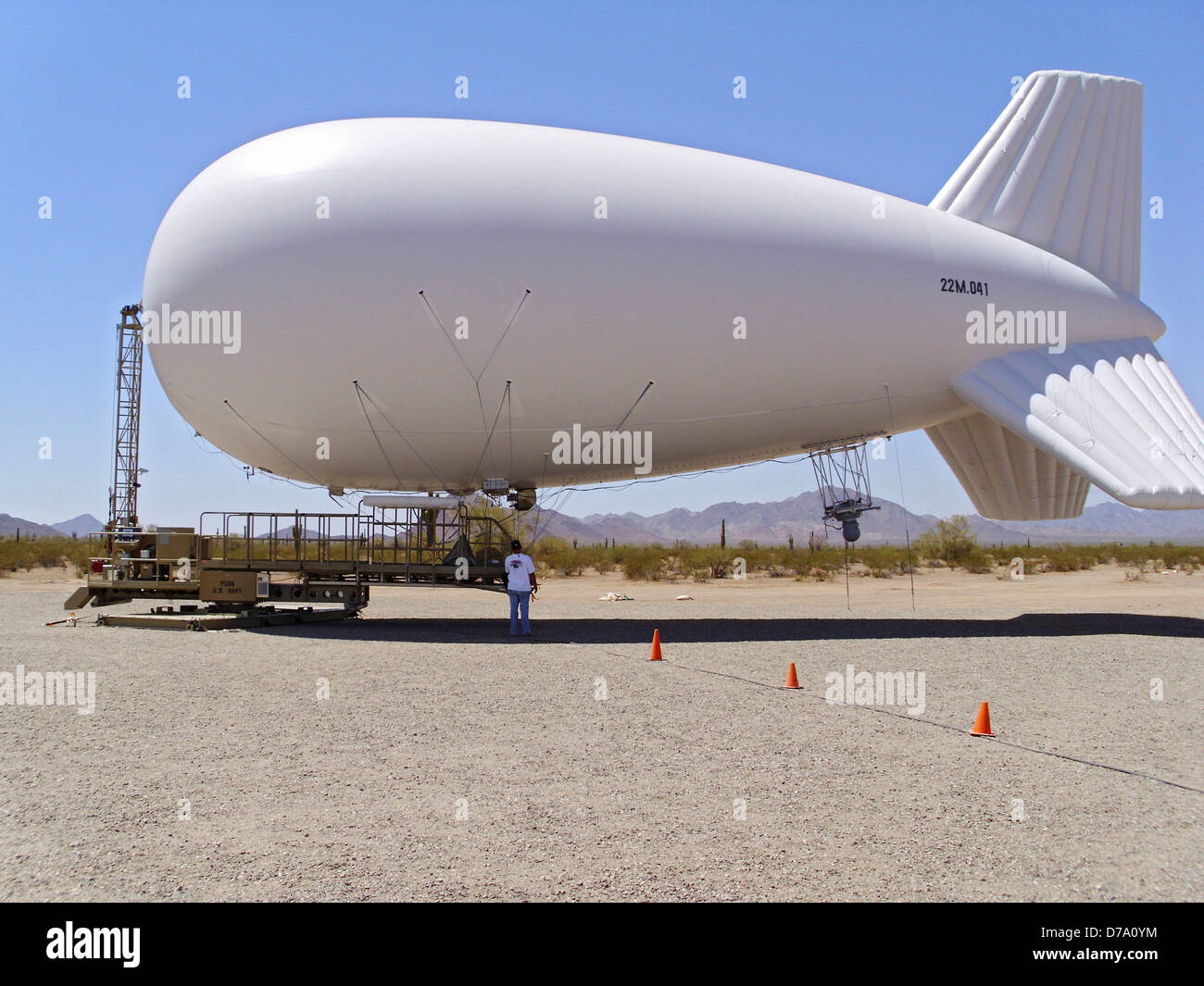 Massa persistente del sistema di sorveglianza aerostato subisce i test di pre-implementazione Foto Stock